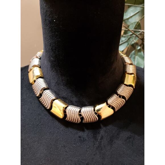 Women 2 Tone Textured Metals S Links Ribbed Choker Necklace Jewelry w/ Box Clasp - Picture 2 of 6